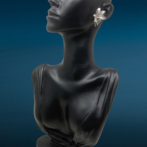 Vtg 1960's Coro Dimensional Lily Floral Silver Tone Clip On Earrings Couture - Picture 4 of 6